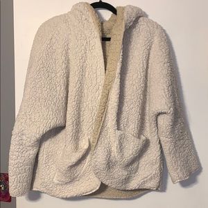 Oversized Sherpa with hood